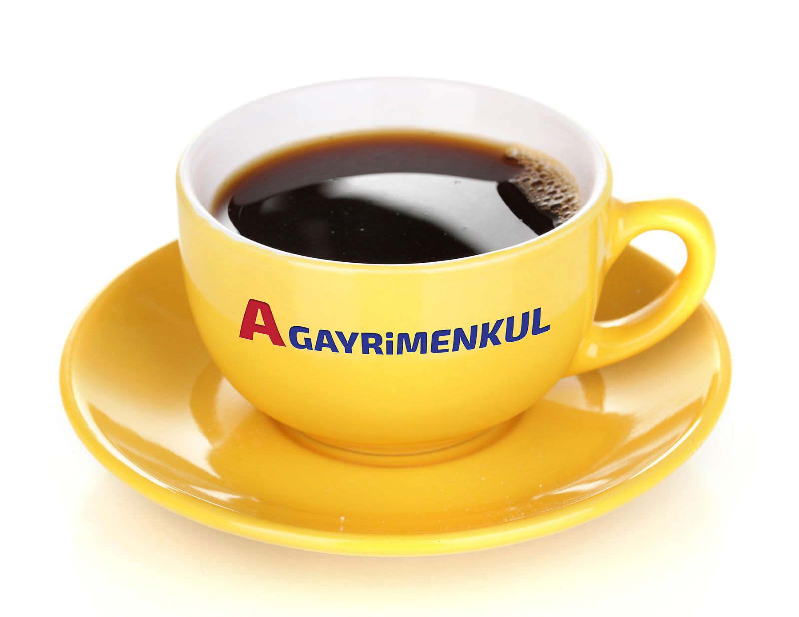 Желтая чашка с кофе сверху. Yellow кофе. Чреды кофе желтый. Кофе в желтой чашке картинки. Желтая кружка с кофе.